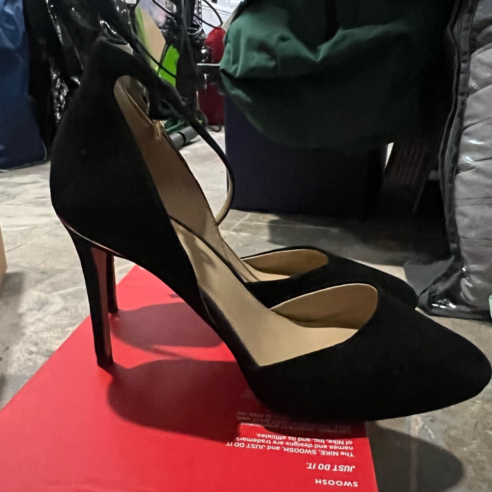 Micheal Kors Black Heels